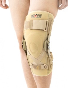 Knee Brace With Anatomical Rom Adjustment And ACL Support
