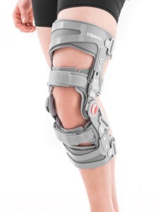 Skeleton Orthese For Lower And Upper Leg With Ergonomical Regulation Of Extend Of Movement At Each 15 Degrees And Function Of  Correction Varus Deformity Of Knee Joint 